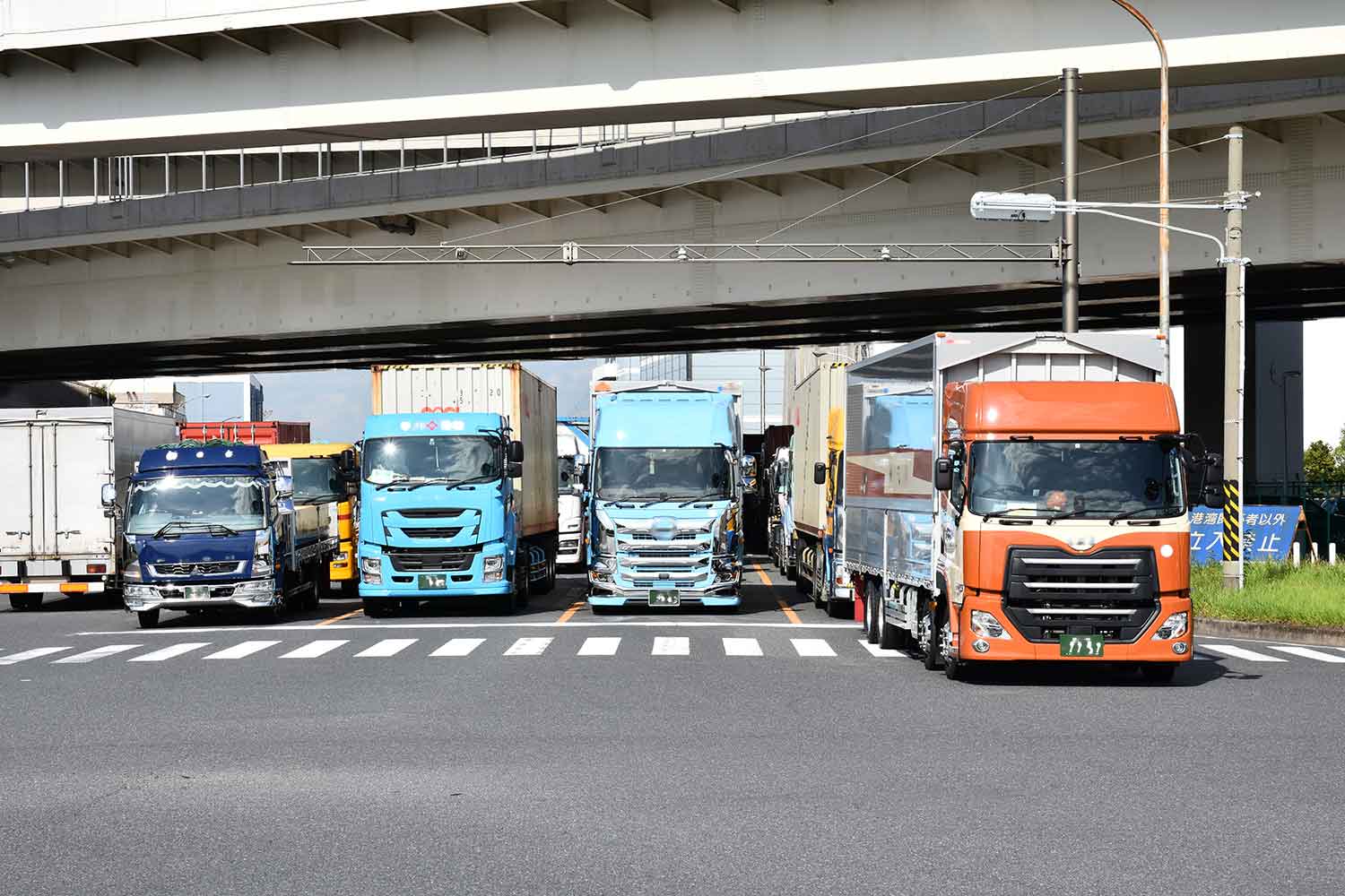 横浜の港湾道路のイメージ写真