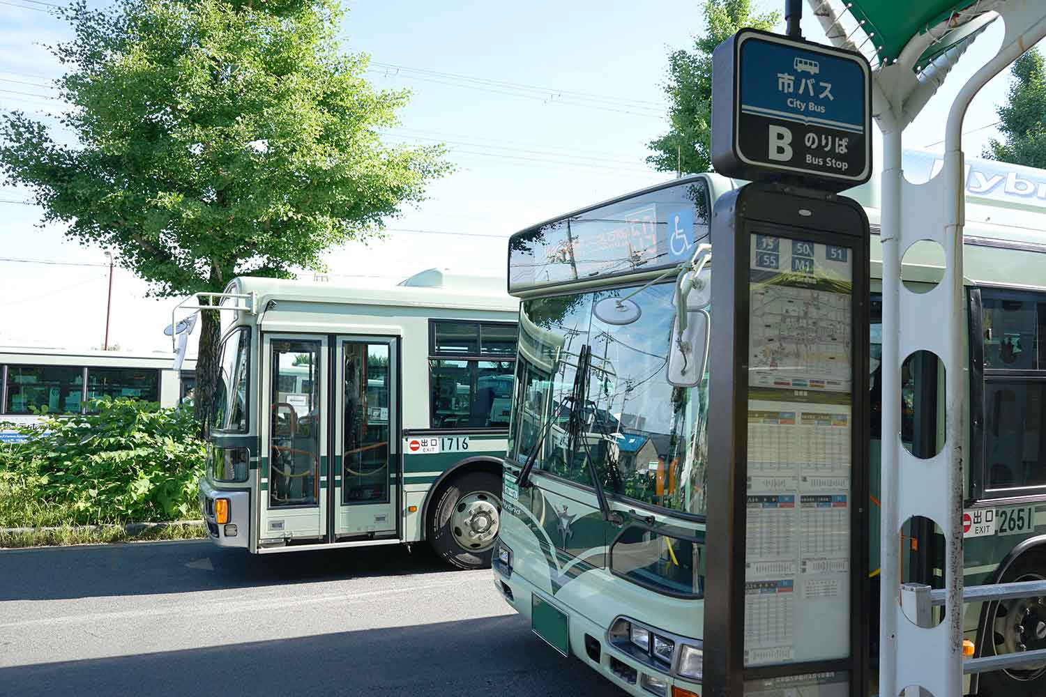 路線バスのバス停のイメージ写真 〜 画像2