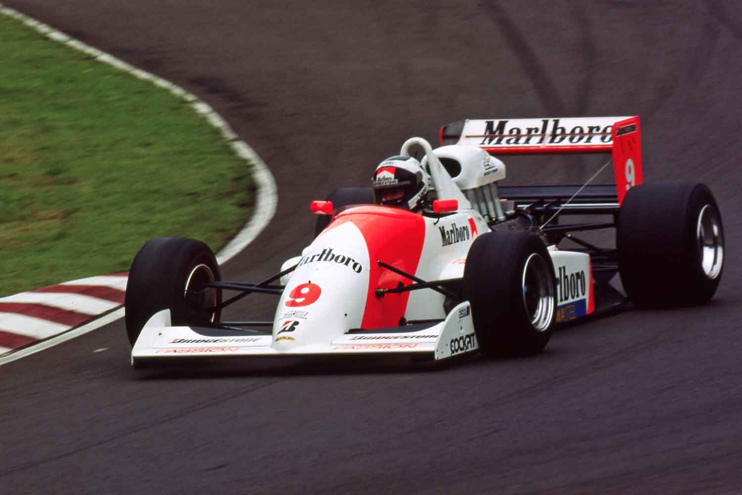 1989年の全日本F3000選手権に参戦していた中谷明彦さんの当時の写真