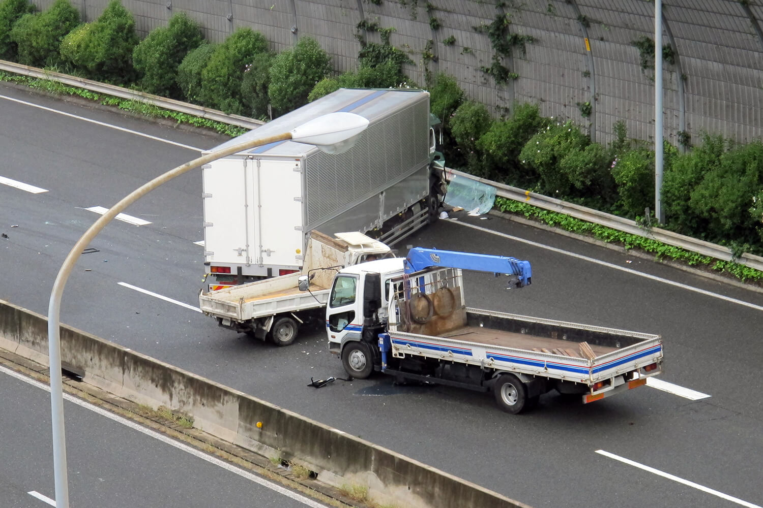 トラックの事故のビジュアルイメージ 〜 画像4
