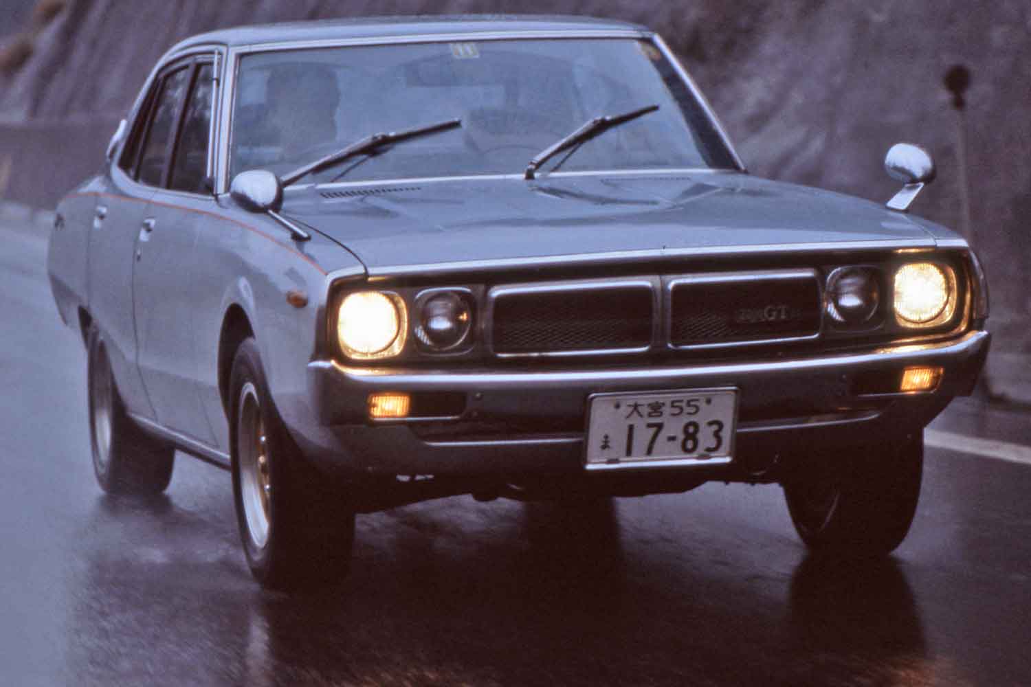 「ケンメリ」でお馴染みのケンとメリーのスカイライン! 歴代でもっとも売れた国民的乗用車を振り返る | 自動車情報・ニュース WEB CARTOP