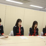 【画像】むさ苦しいWEB  CARTOP編集部に４人の美女が降臨!!　2024年1月開催の東京オートサロンのイメージガール「A-CLASS」がやってきた！ 〜 画像8