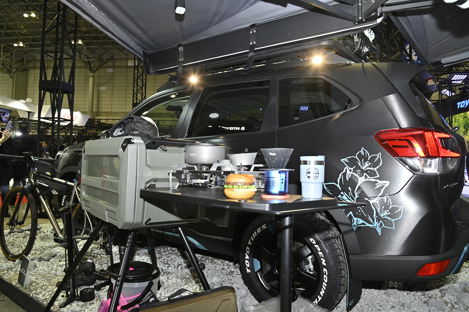 「FORESTER BOOST GEAR PACKAGE」のサイドビュー