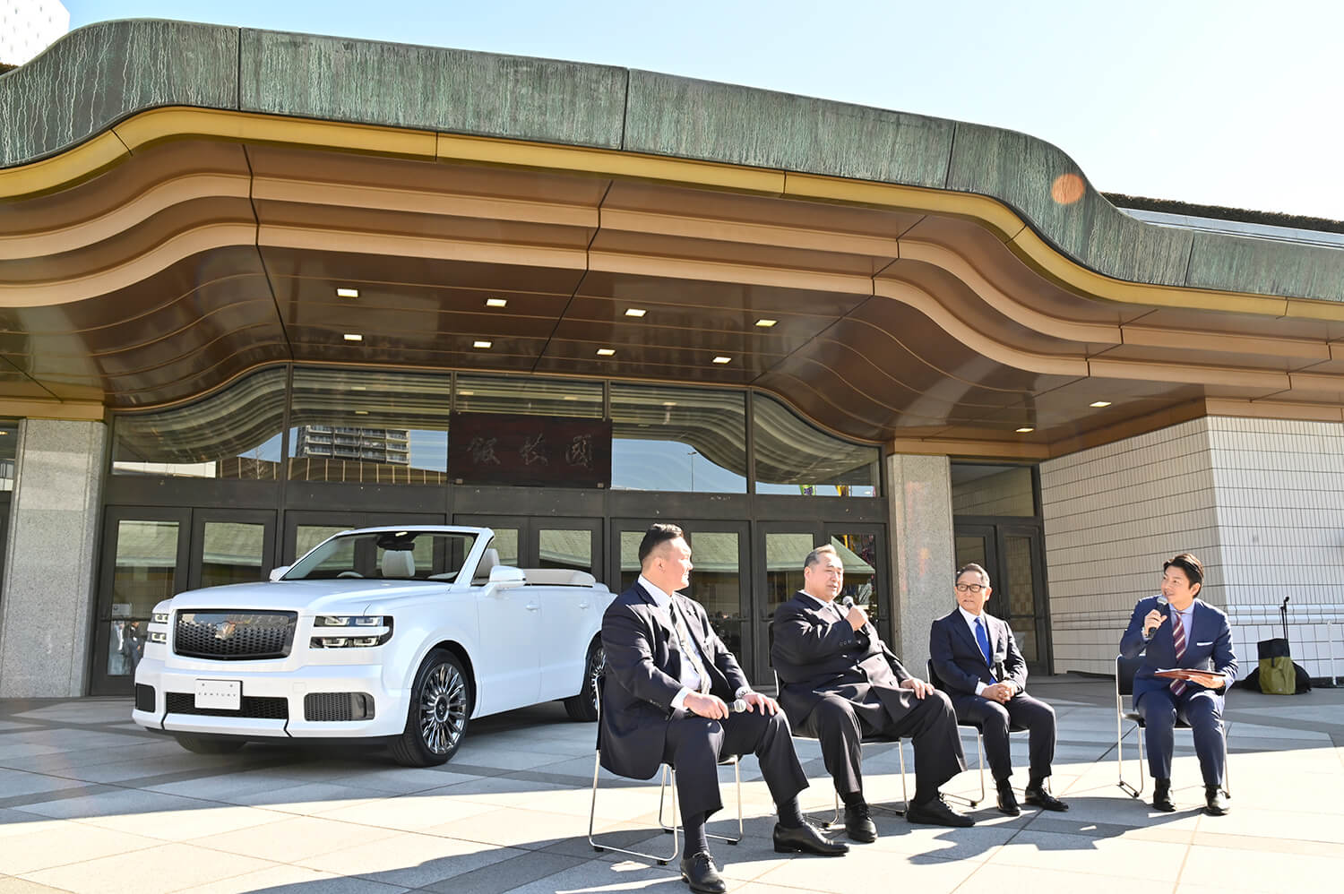 日本相撲協会100周年を記念したパレードカーの新型センチュリー初公開 〜 画像19
