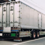 【画像】一般的なトラックの荷台は「箱車」と「平ボディ」！　使い分けは荷物の「形状」「中身」「重さ」が関係している 〜 画像3