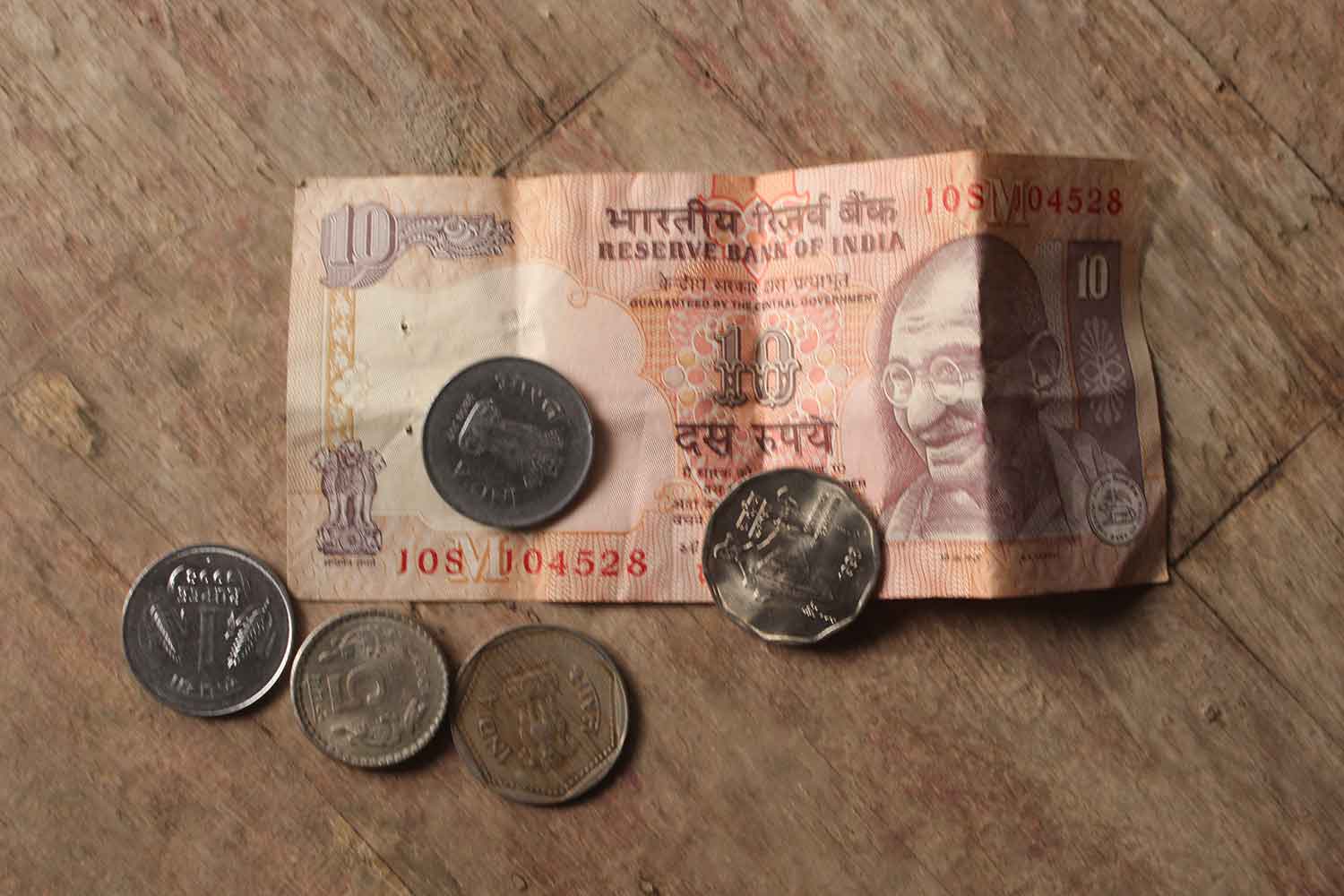 インドの紙幣と硬貨のイメージ