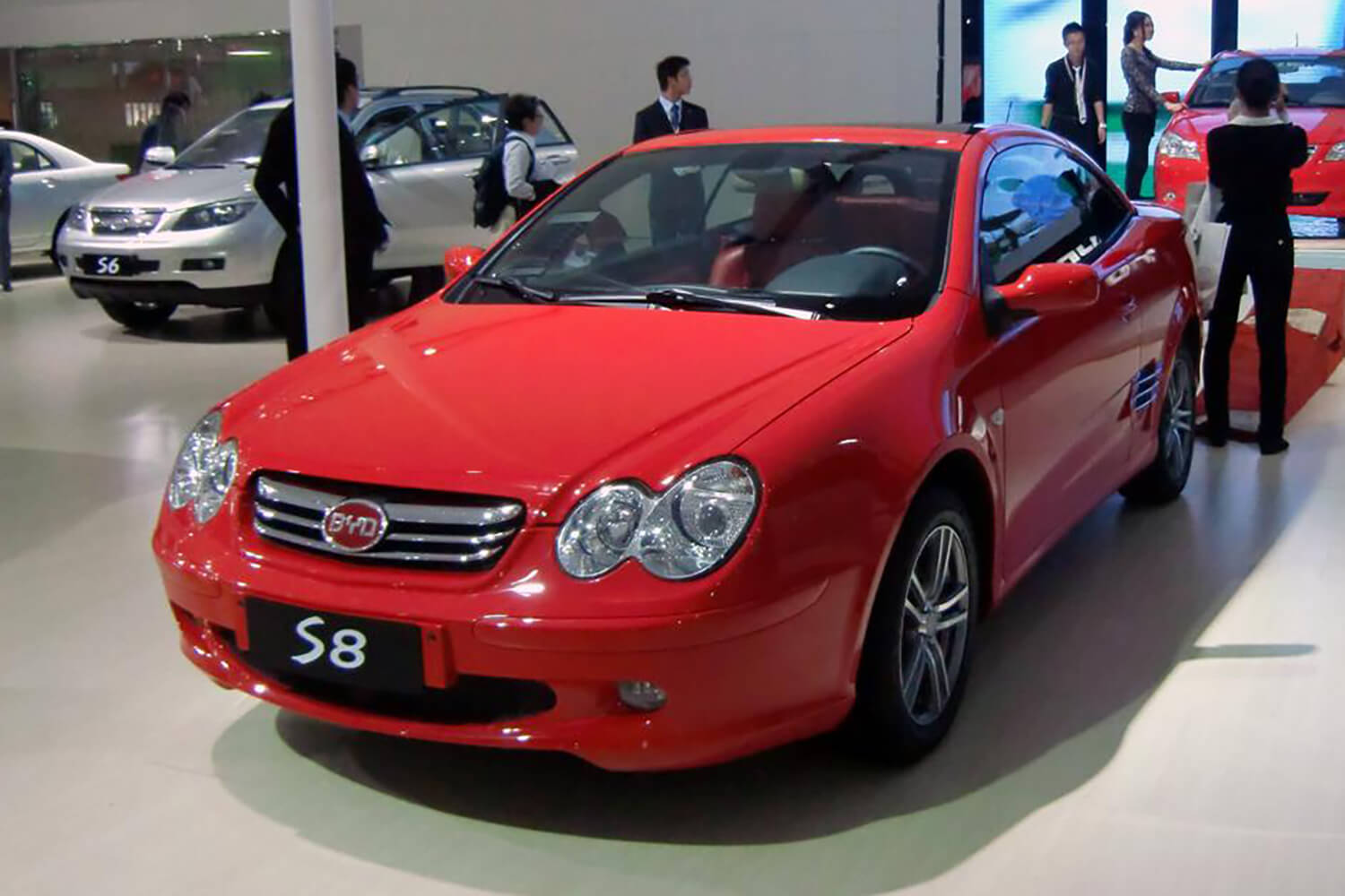 2009年上海モーターショーで展示されたBYD S8のフロントスタイリング 〜 画像6