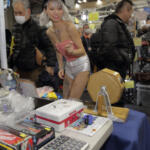 【画像】ガチャにガラガラクジにエアドームクジ！　大阪オートメッセ2024が「クジ引き」大流行のワケ 〜 画像3