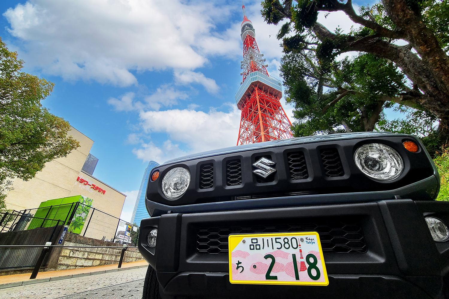 登場したての「東京都の地方版図柄入りナンバープレート」を社用車「ジムニー」に着けてみた