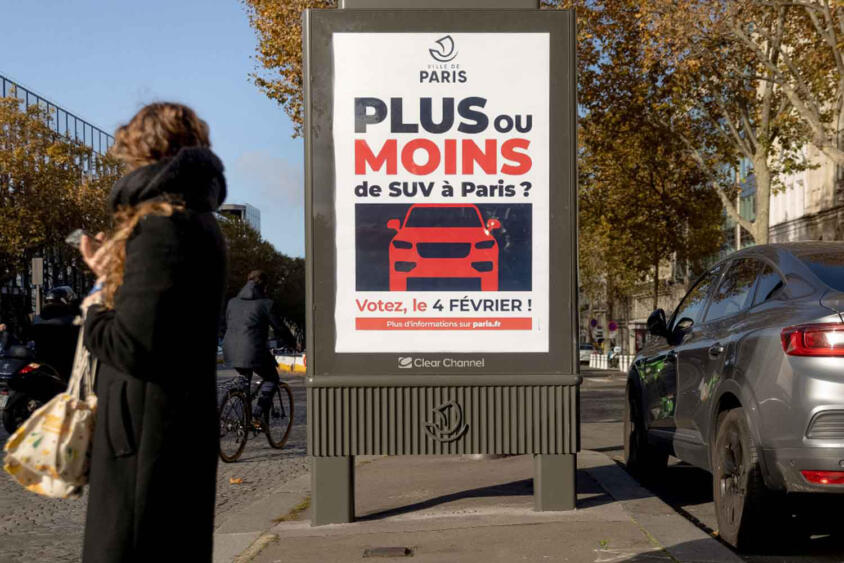 パリではSUVの駐車料金が３倍……ってBEVも対象！　いま世界的にクルマの環境論争が泥沼化している