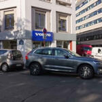 【画像】パリではSUVの駐車料金が３倍……ってBEVも対象！　いま世界的にクルマの環境論争が泥沼化している 〜 画像1