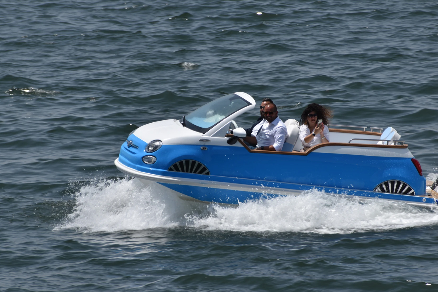 世界的ヨットメーカーのNAYE社が制作したフィアット 500ファンボート 〜 画像12