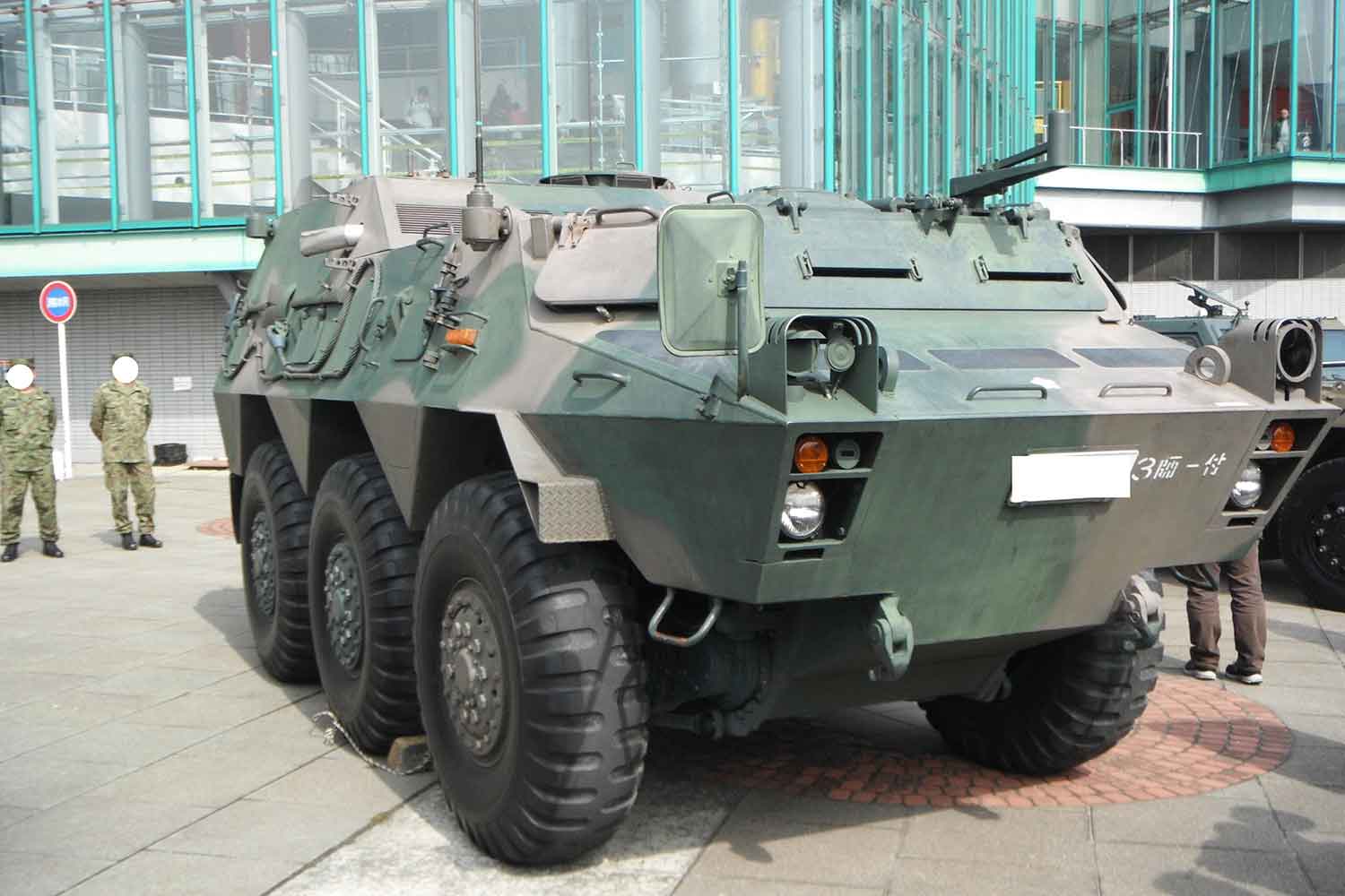自衛隊の装甲車
