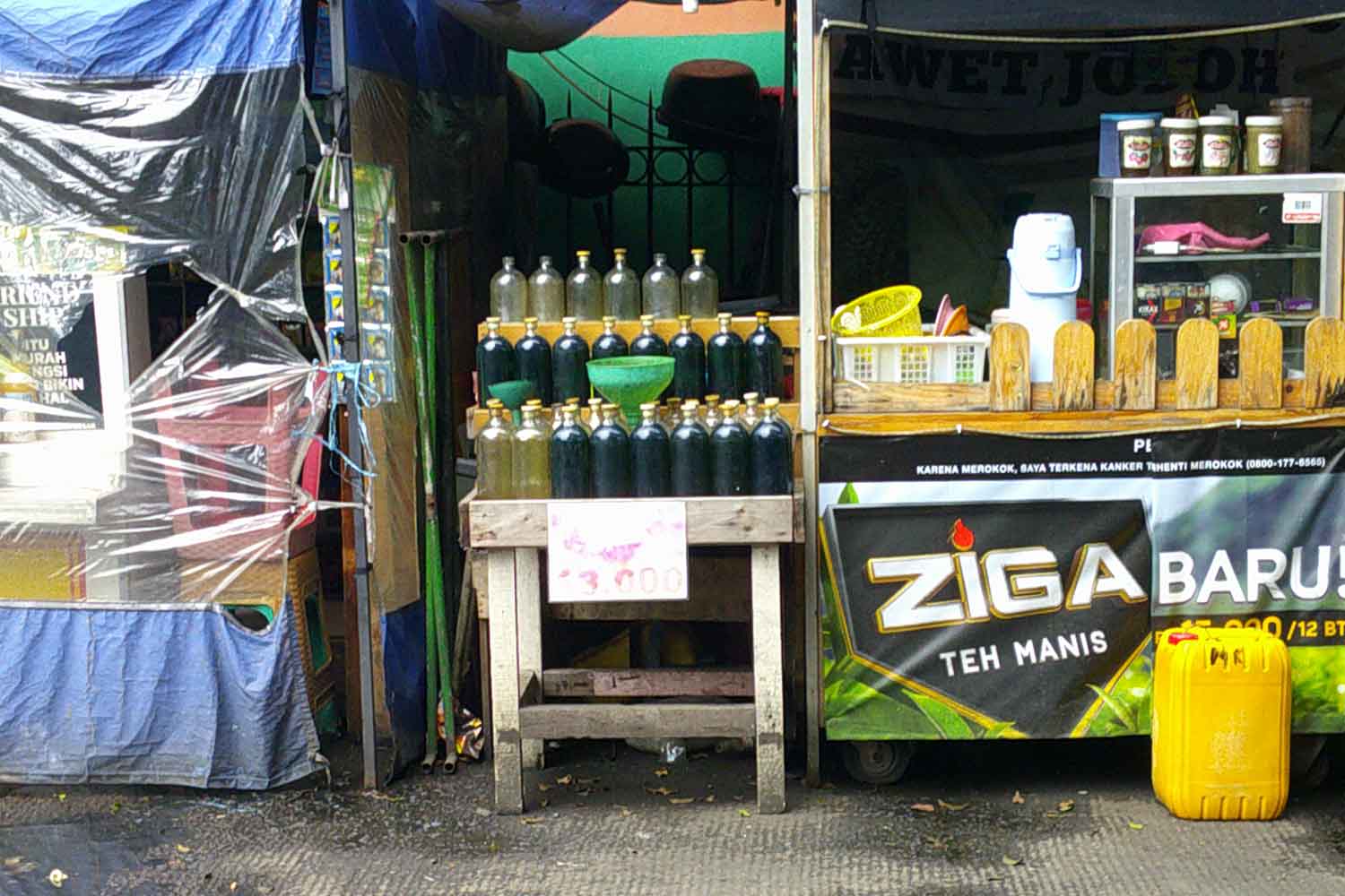 ジャカルタの裏街道で売られている液体の正体