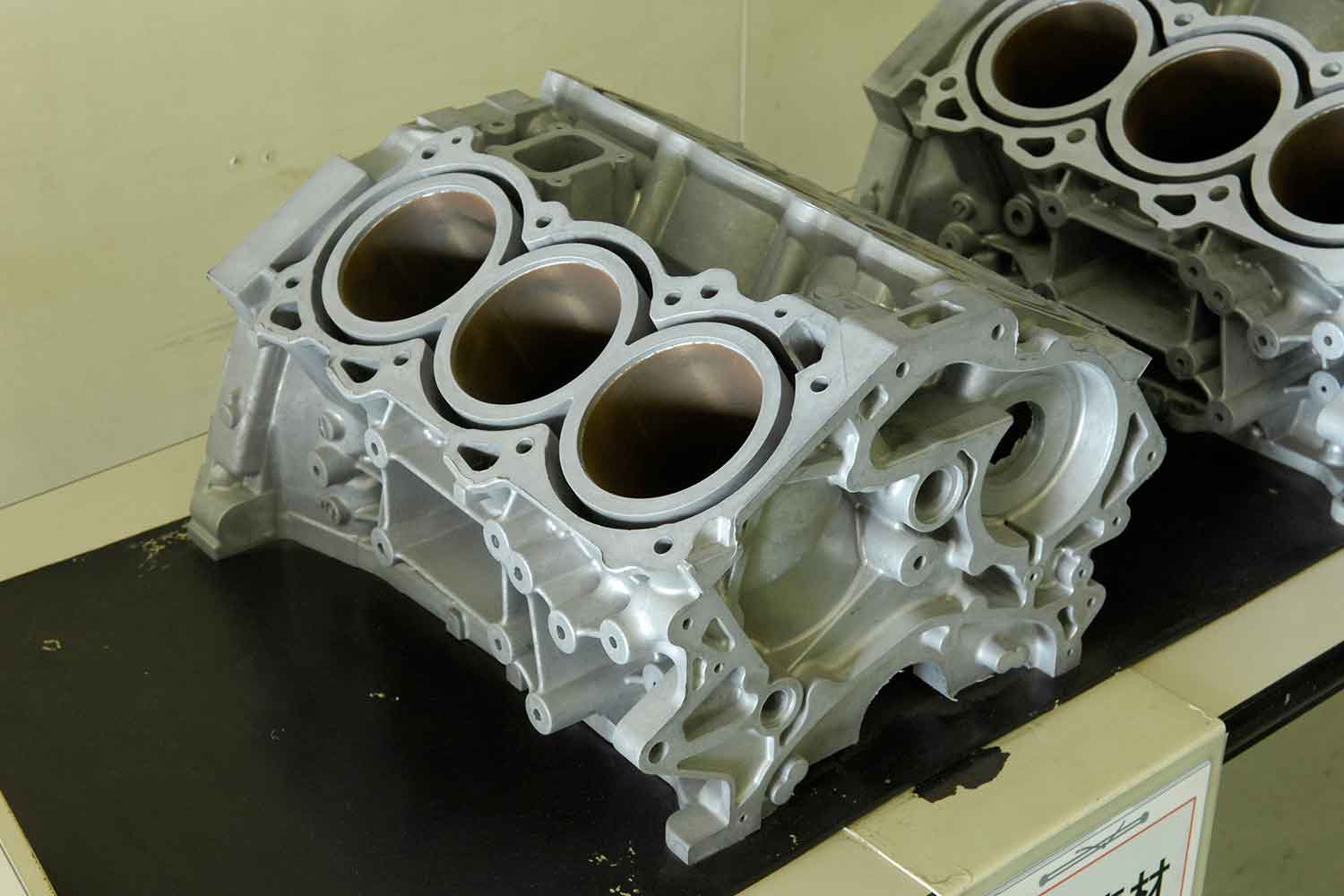 V6エンジンのエンジンブロック