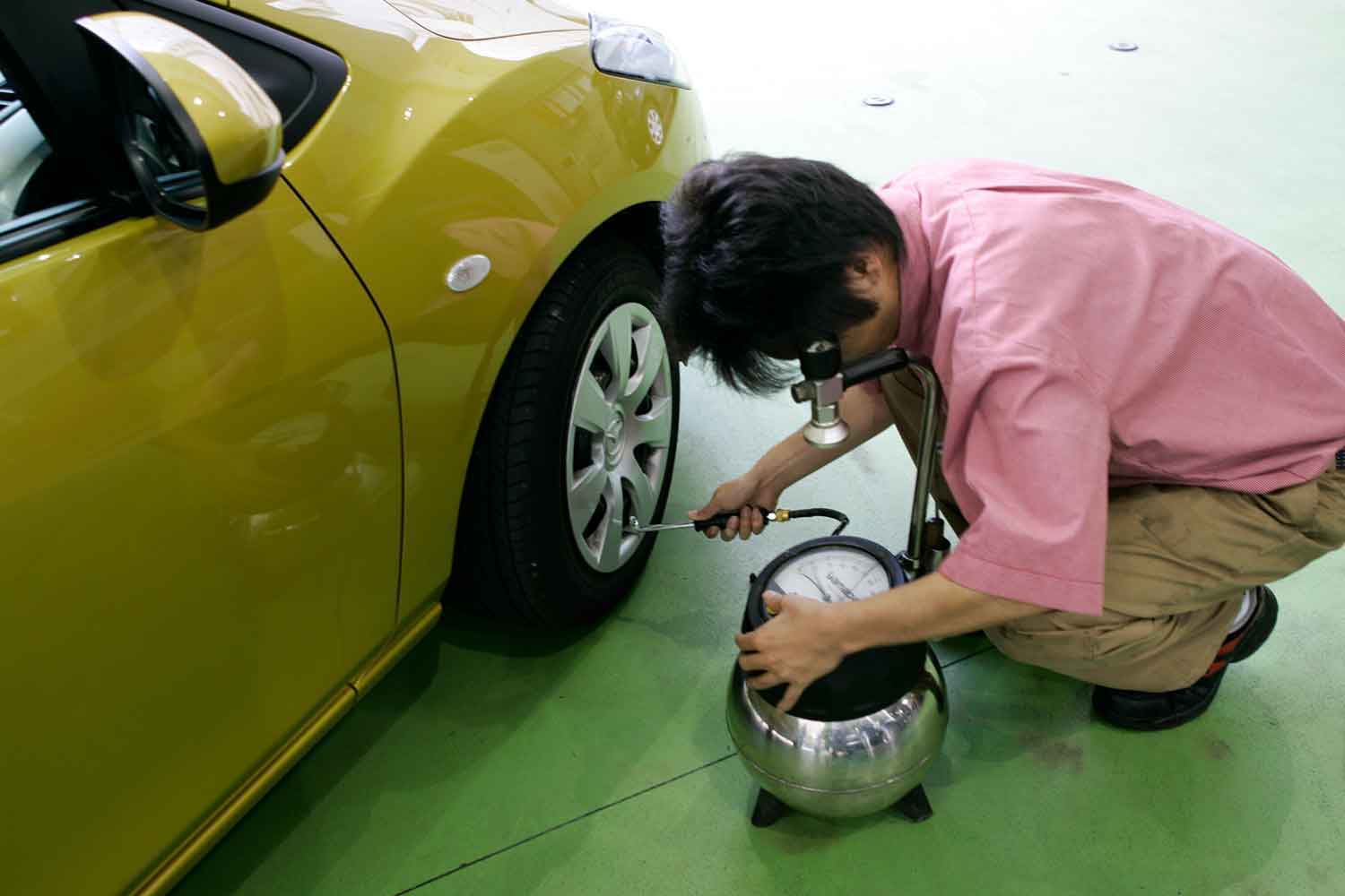 タイヤの空気圧の確認