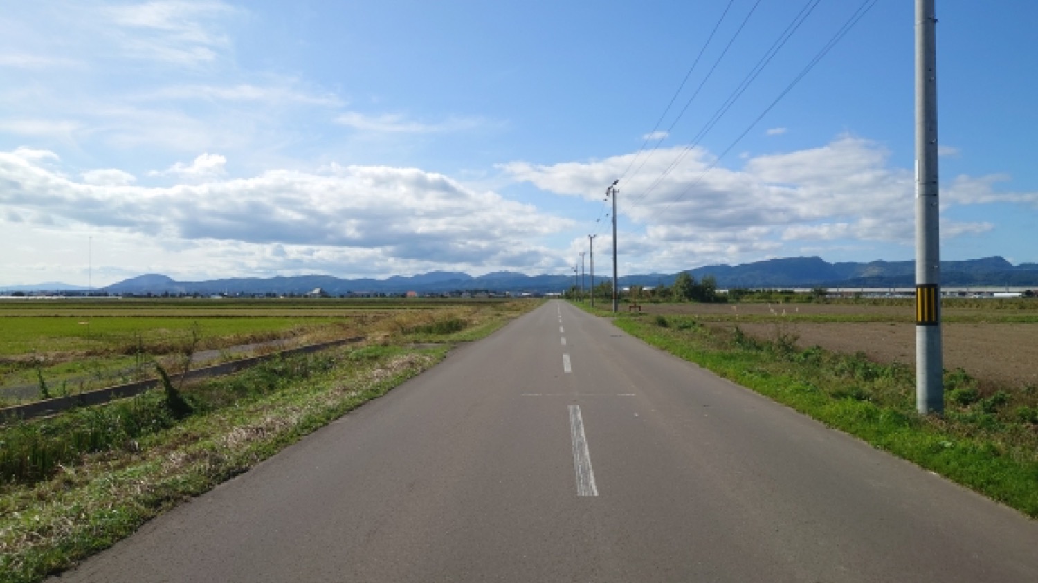平坦で長い直線道路のイメージ 〜 画像4