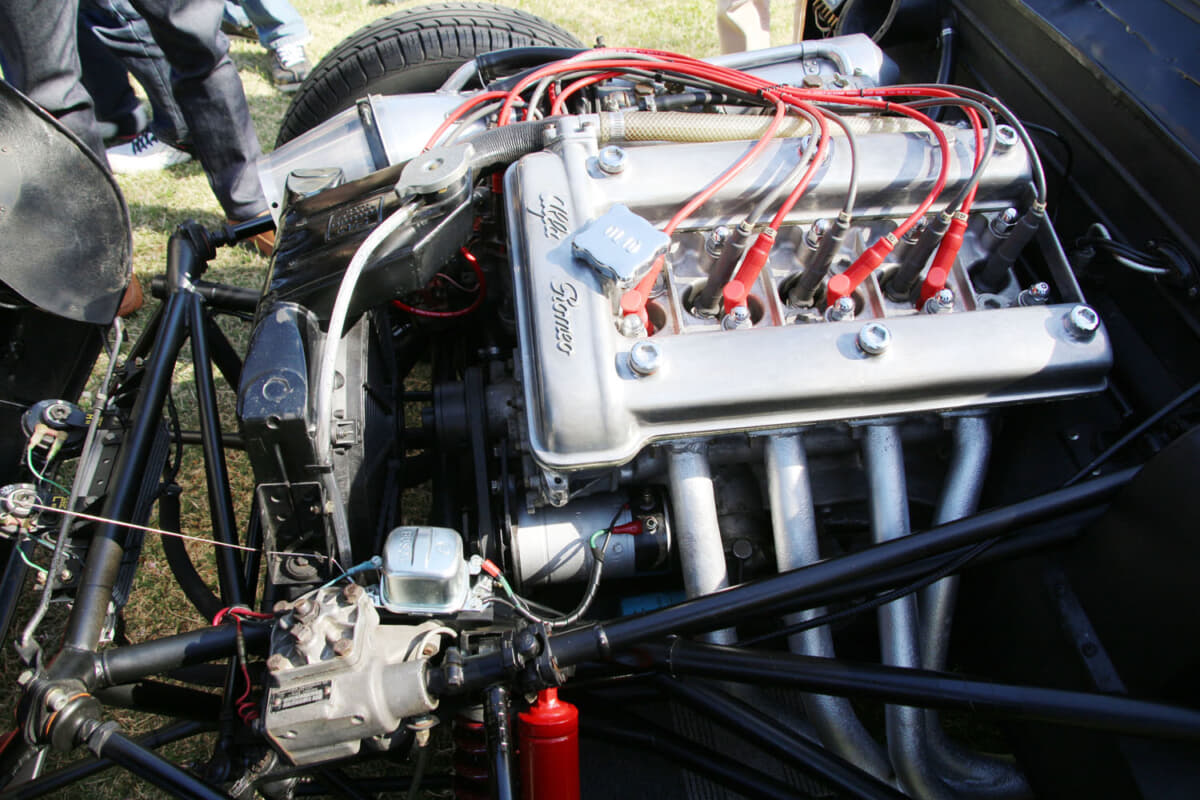 アルファロメオ・ジュリアTZのエンジンルーム（写真の車両はツインプラグエンジンへ換装されている）