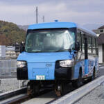 【画像】うぉぉぉ！　バスなのに線路も走れるだと!?　徳島県で実用化された「DMV」が「少年の夢」感アリアリで胸熱すぎる 〜 画像1
