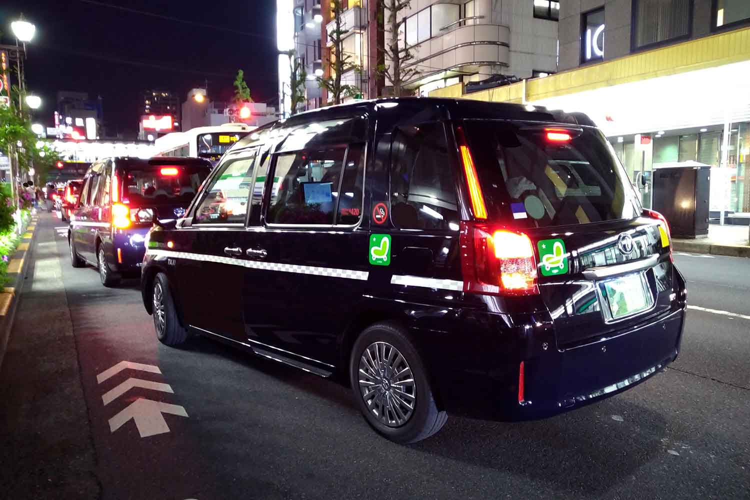 夜間運行のタクシー 〜 画像2