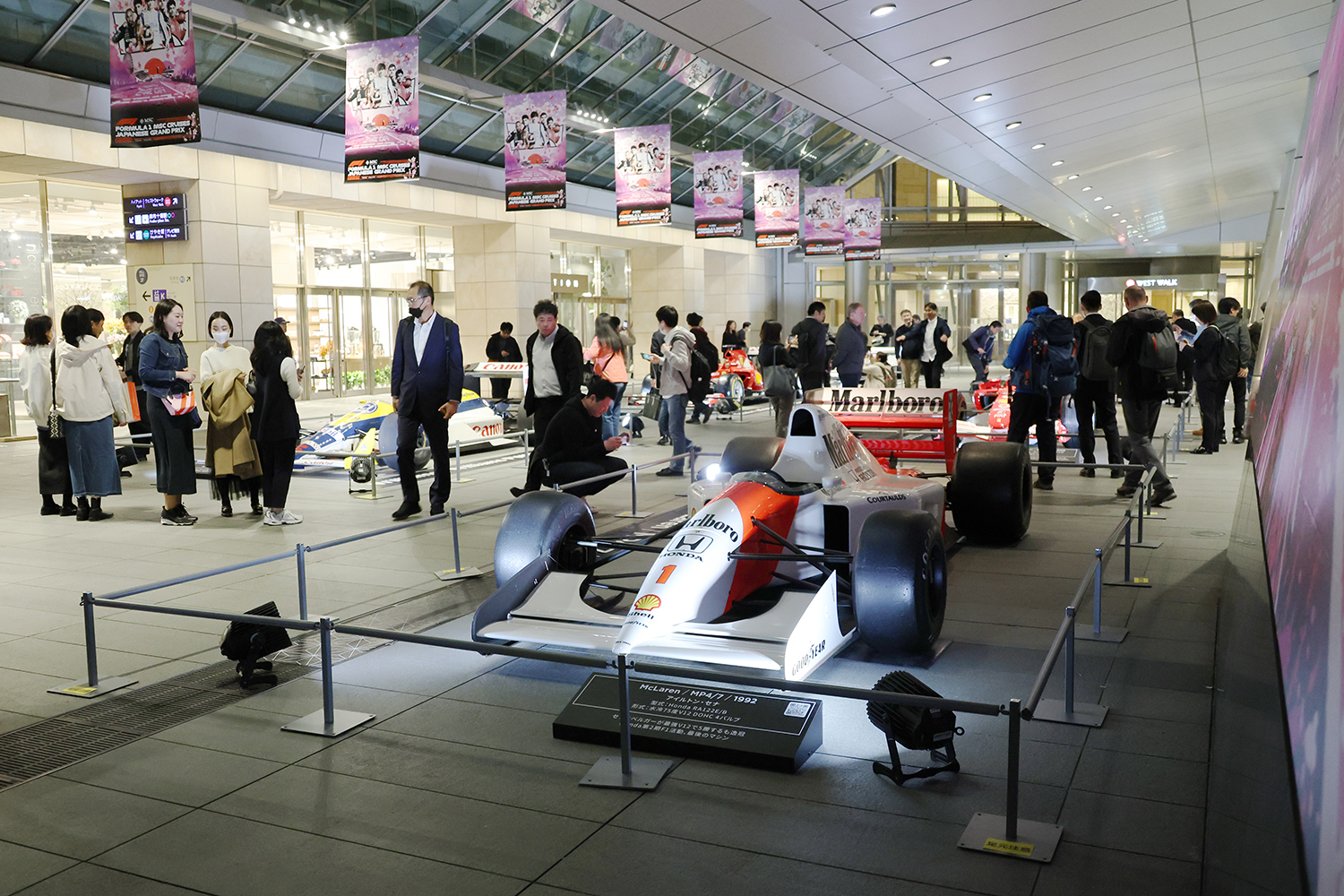 F１日本GP直前に六本木ヒルズがF１一色に！　新旧マシンに現役ドライバーが多数集結した激熱イベントが開催された