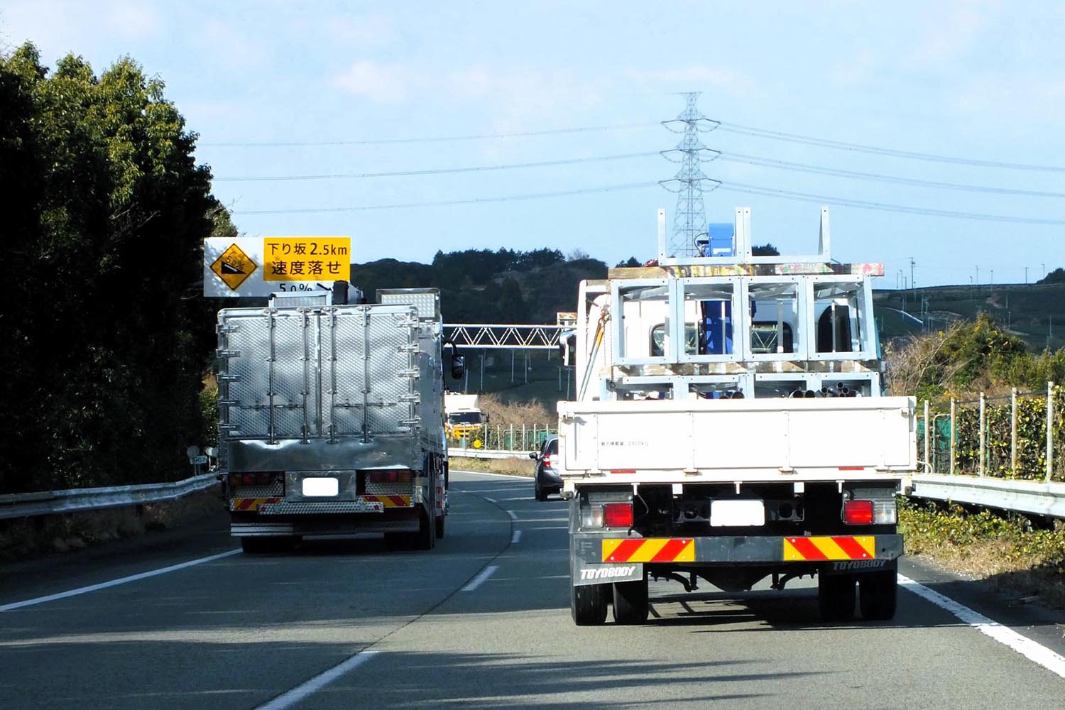 トラックの安全運行のためには運送業者も並々ならぬ努力をしている! ドライバーに課される安全指導の中身