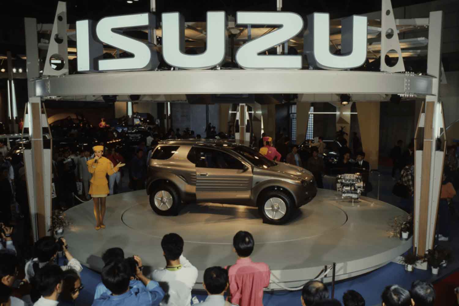 1993年の東京モーターショーに出品したいすゞ「ヴィークロス」