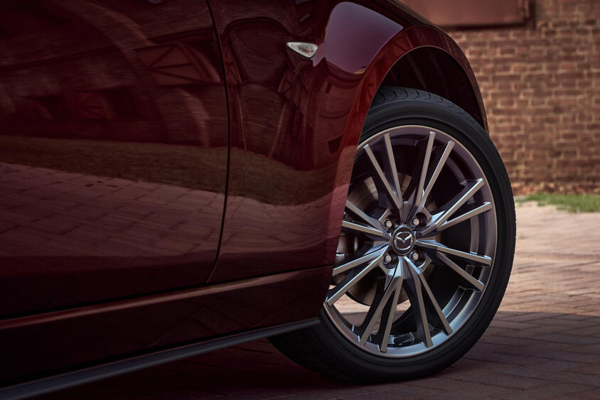 「熟成」と「ヴィンテージ」をテーマにした特別仕様車! ロードスターの35周年記念車を日本限定1000台発売