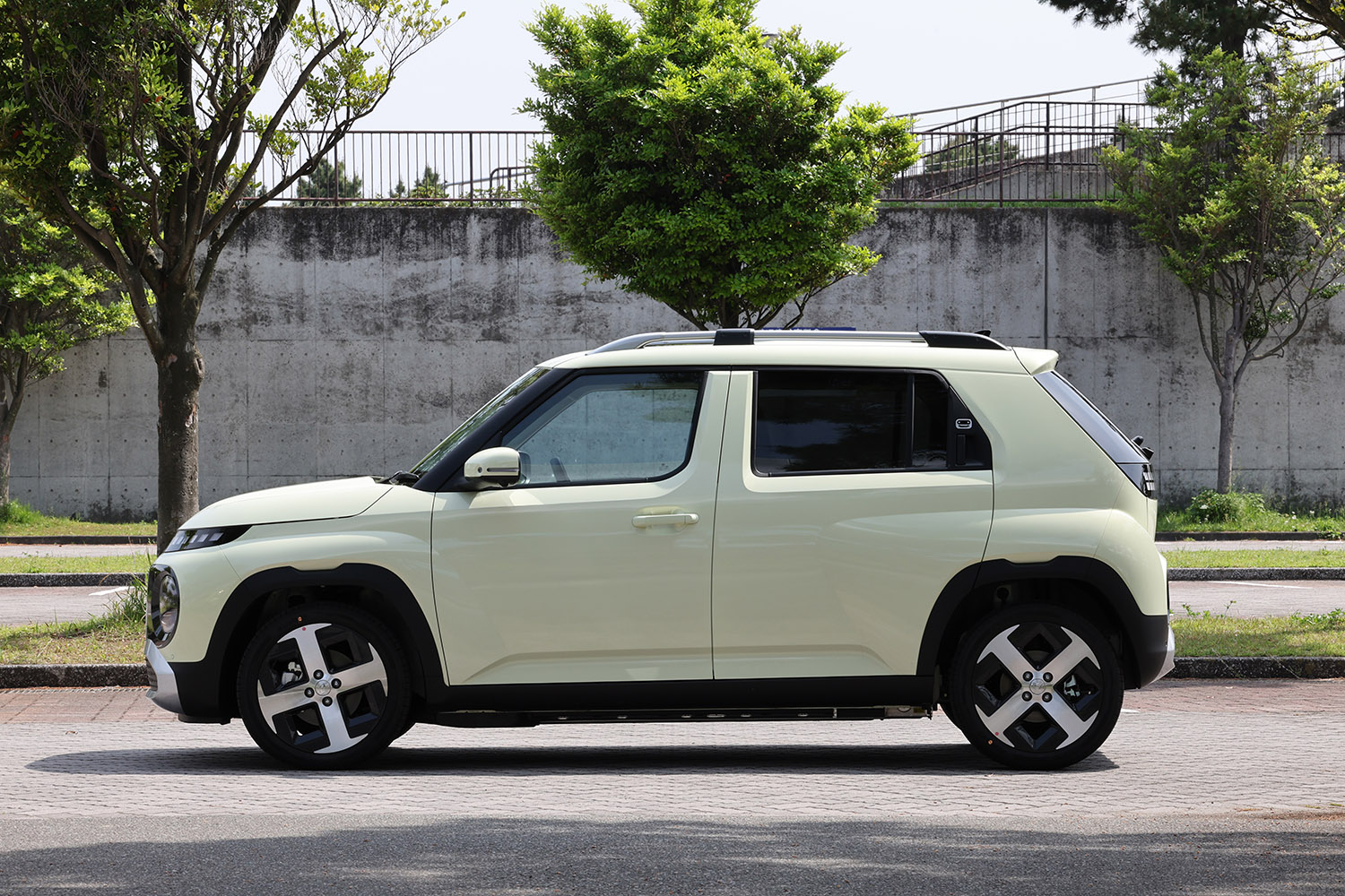 ヒョンデ・インスターのサイドビュー