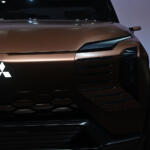 【画像】「今後の三菱はどんどんシンプルになる」ってダイナミックシールドはどうなるの!?　「ELEVANCE Concept」のデザインに隠された「格、鍛、純」の秘密【ジャパンモビリティショー2025】 〜 画像4