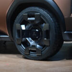 【画像】「今後の三菱はどんどんシンプルになる」ってダイナミックシールドはどうなるの!?　「ELEVANCE Concept」のデザインに隠された「格、鍛、純」の秘密【ジャパンモビリティショー2025】 〜 画像7