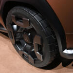 【画像】「今後の三菱はどんどんシンプルになる」ってダイナミックシールドはどうなるの!?　「ELEVANCE Concept」のデザインに隠された「格、鍛、純」の秘密【ジャパンモビリティショー2025】 〜 画像11