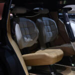 【画像】「今後の三菱はどんどんシンプルになる」ってダイナミックシールドはどうなるの!?　「ELEVANCE Concept」のデザインに隠された「格、鍛、純」の秘密【ジャパンモビリティショー2025】 〜 画像24