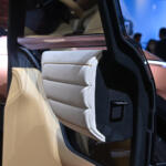 【画像】「今後の三菱はどんどんシンプルになる」ってダイナミックシールドはどうなるの!?　「ELEVANCE Concept」のデザインに隠された「格、鍛、純」の秘密【ジャパンモビリティショー2025】 〜 画像31