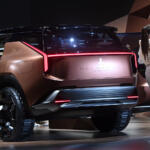 【画像】「今後の三菱はどんどんシンプルになる」ってダイナミックシールドはどうなるの!?　「ELEVANCE Concept」のデザインに隠された「格、鍛、純」の秘密【ジャパンモビリティショー2025】 〜 画像56