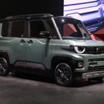 【画像】「今後の三菱はどんどんシンプルになる」ってダイナミックシールドはどうなるの!?　「ELEVANCE Concept」のデザインに隠された「格、鍛、純」の秘密【ジャパンモビリティショー2025】 〜 画像49