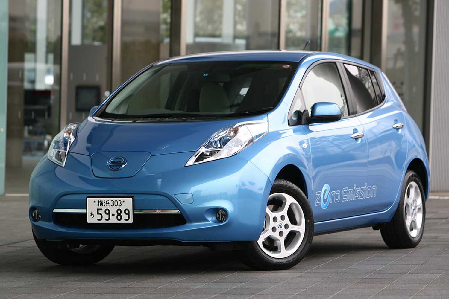 初代「日産リーフ」のフロントスタイリング