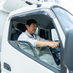 トラックドライバーは刑務所ばりに監視されている！　どこをどう走っているのかだけじゃなく「車内で何をしているか」まで問われる時代だった