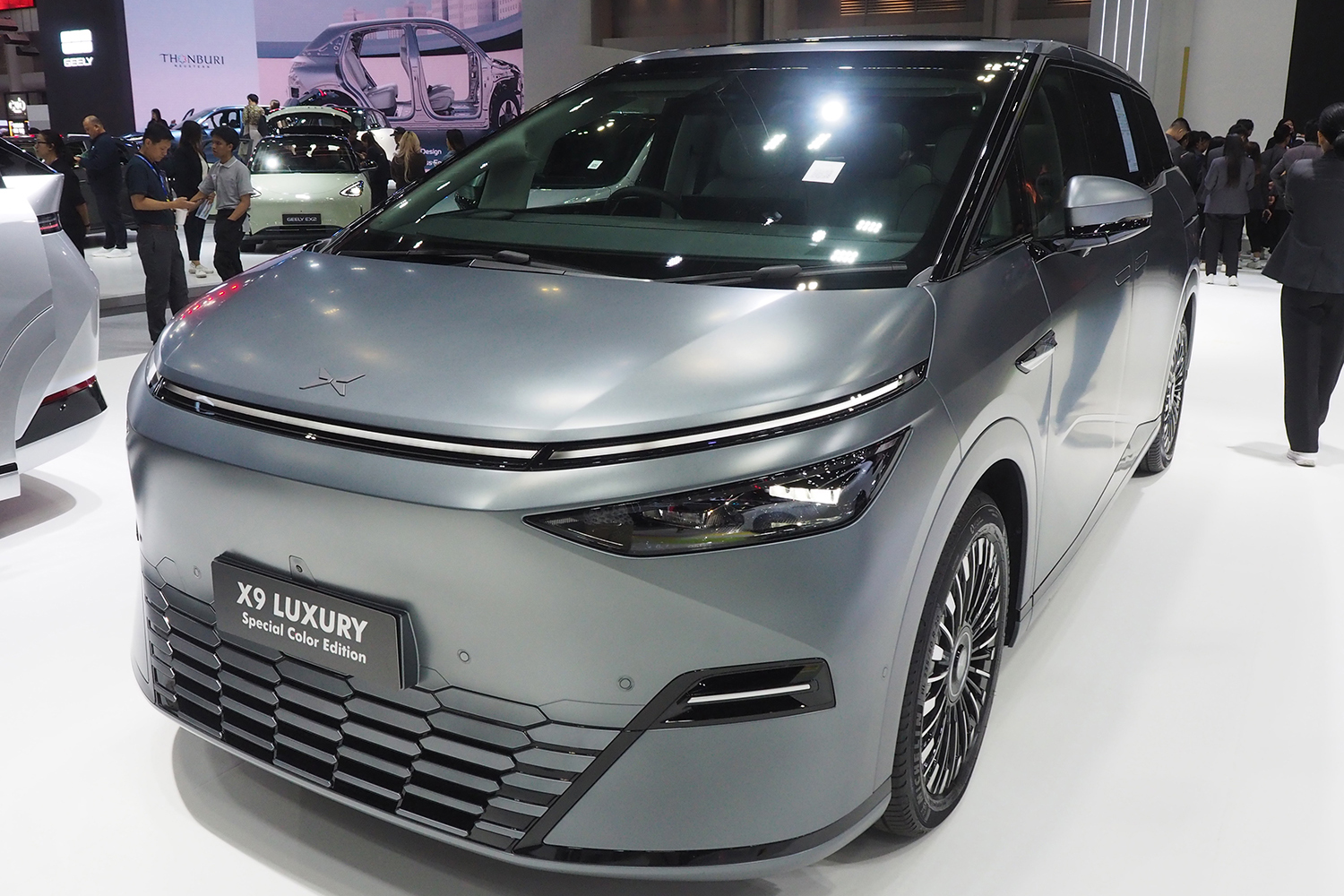 マット塗装のシャオペンX9