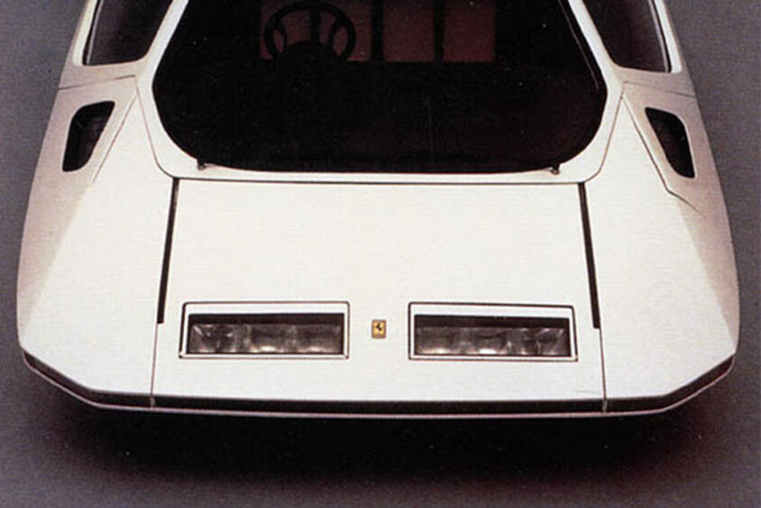 大阪万博にフェラーリが展示されたって知ってた？　子どもを熱狂させた「フェラーリ・モデューロ」とは