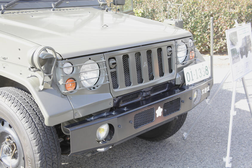 大阪オートメッセなら自衛隊車両にも乗れる！　自衛隊車両展示は大人からキッズまで釘付け【大阪オートメッセ2026】