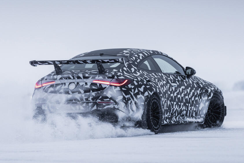 メルセデスファン垂涎の高級そして過激な「ミトス」！　CLEベースの第２弾は極寒の地でテスト中