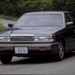 「広島のベンツ」の異名は伊達じゃない！　ホンモノの走りと質感をもった「マツダ５代目ルーチェ」が「名セダン」であることに異論なし!!