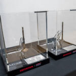 【画像】本当にベルガーがF1で使っていたパーツがアクセサリーに！　レースファン垂涎のアイテムの正体とは 〜 画像6