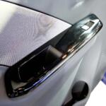 【画像】スズキ初の軽ＥＶ「eSKY」を自分らしく彩る！　スズキは純正アクセサリーで「近未来系」と「ポップ系」のふたつの顔を提案 〜 画像34